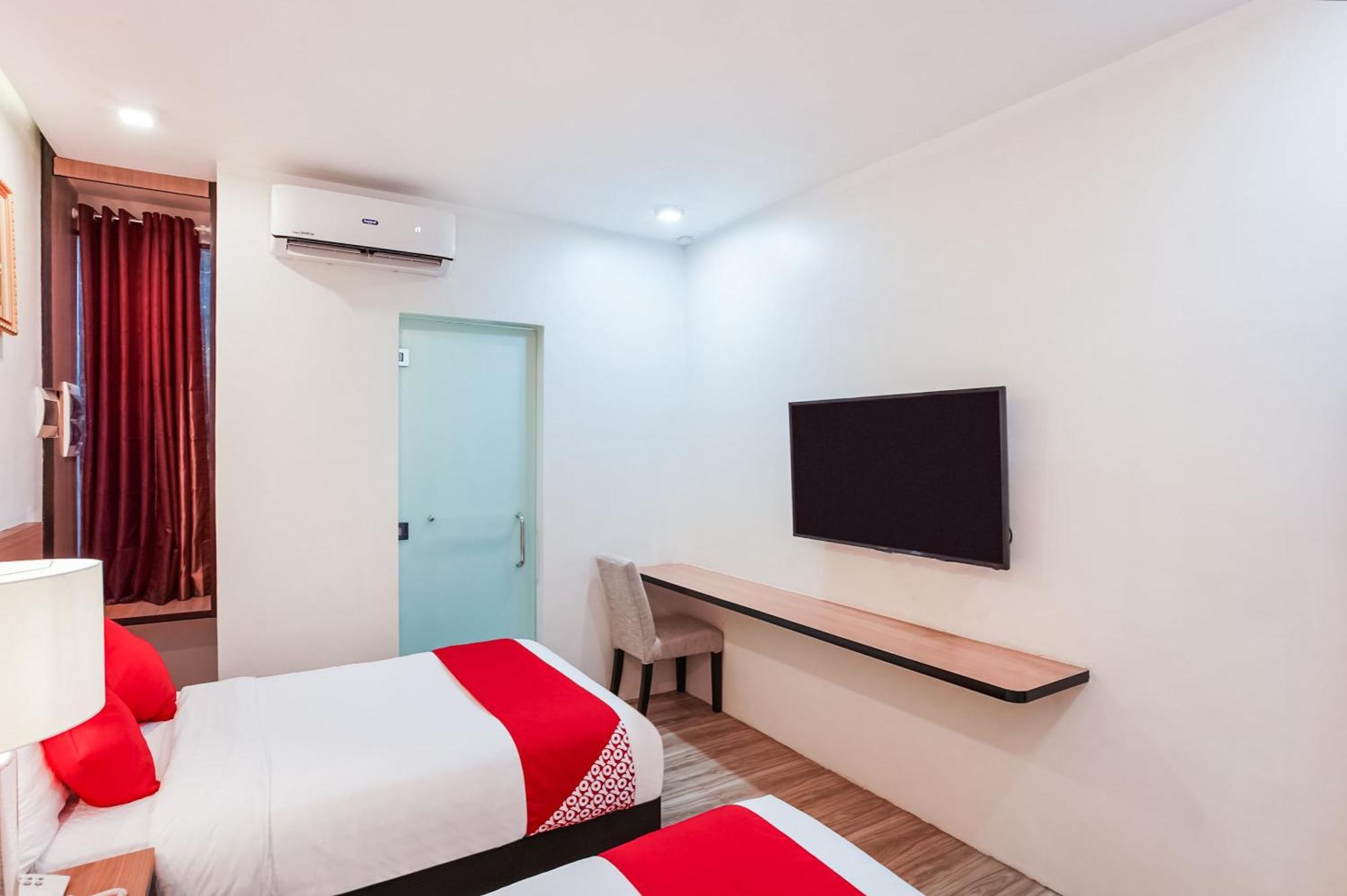 Oyo 489 Casa Mia Hotel Suites General Santos City Buitenkant foto