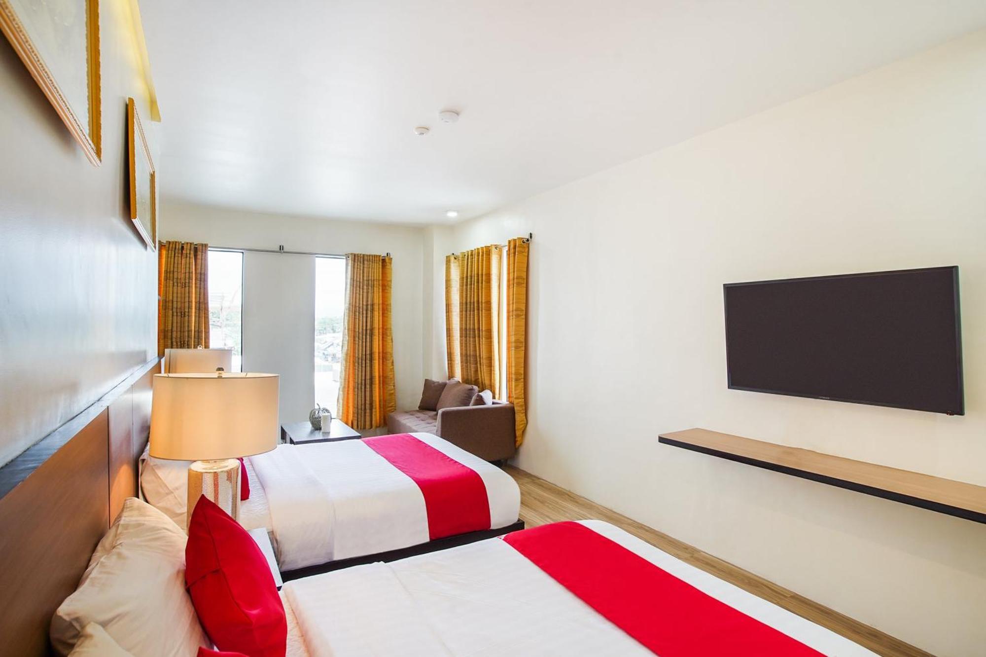 Oyo 489 Casa Mia Hotel Suites General Santos City Buitenkant foto