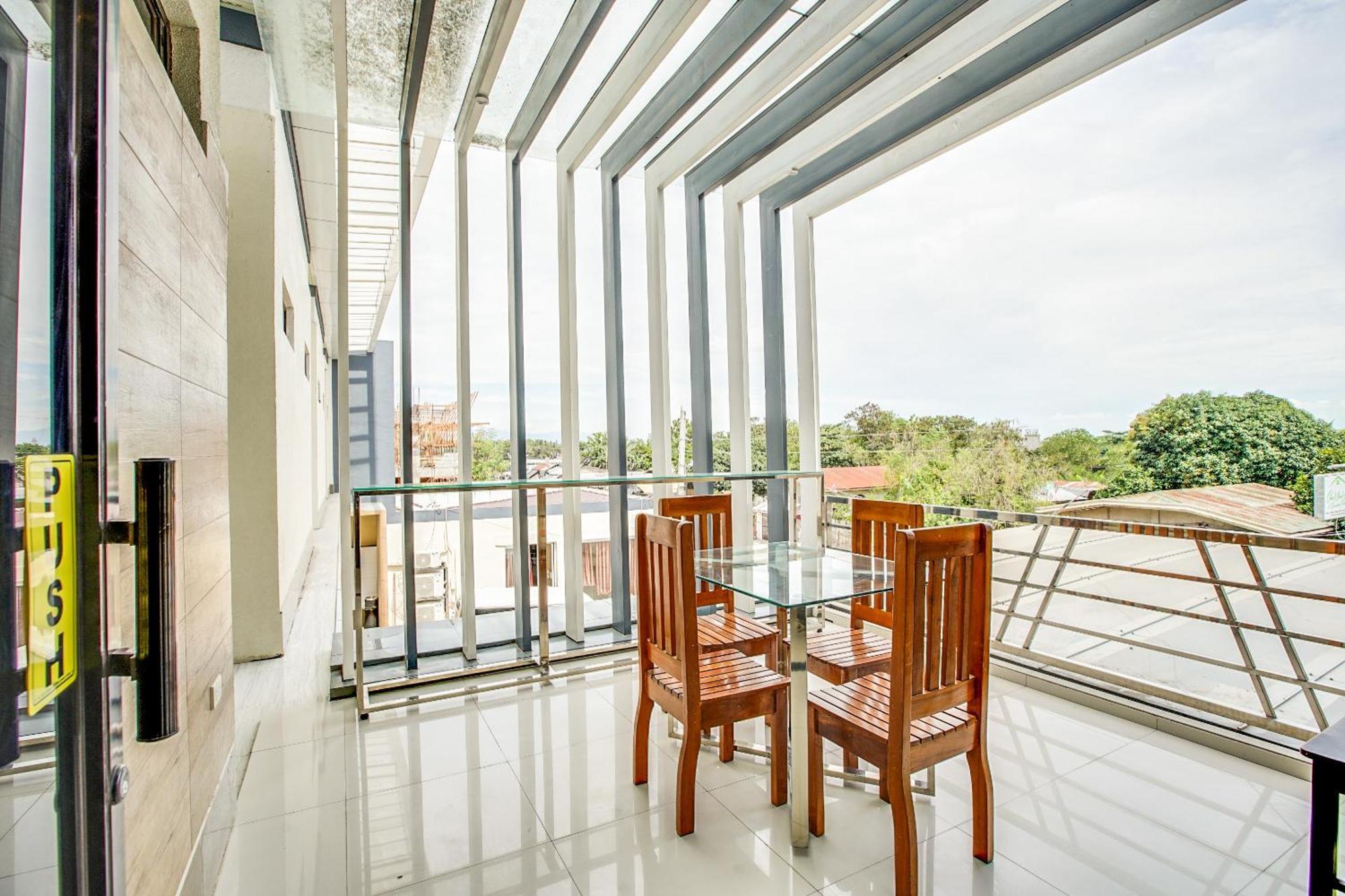 Oyo 489 Casa Mia Hotel Suites General Santos City Buitenkant foto