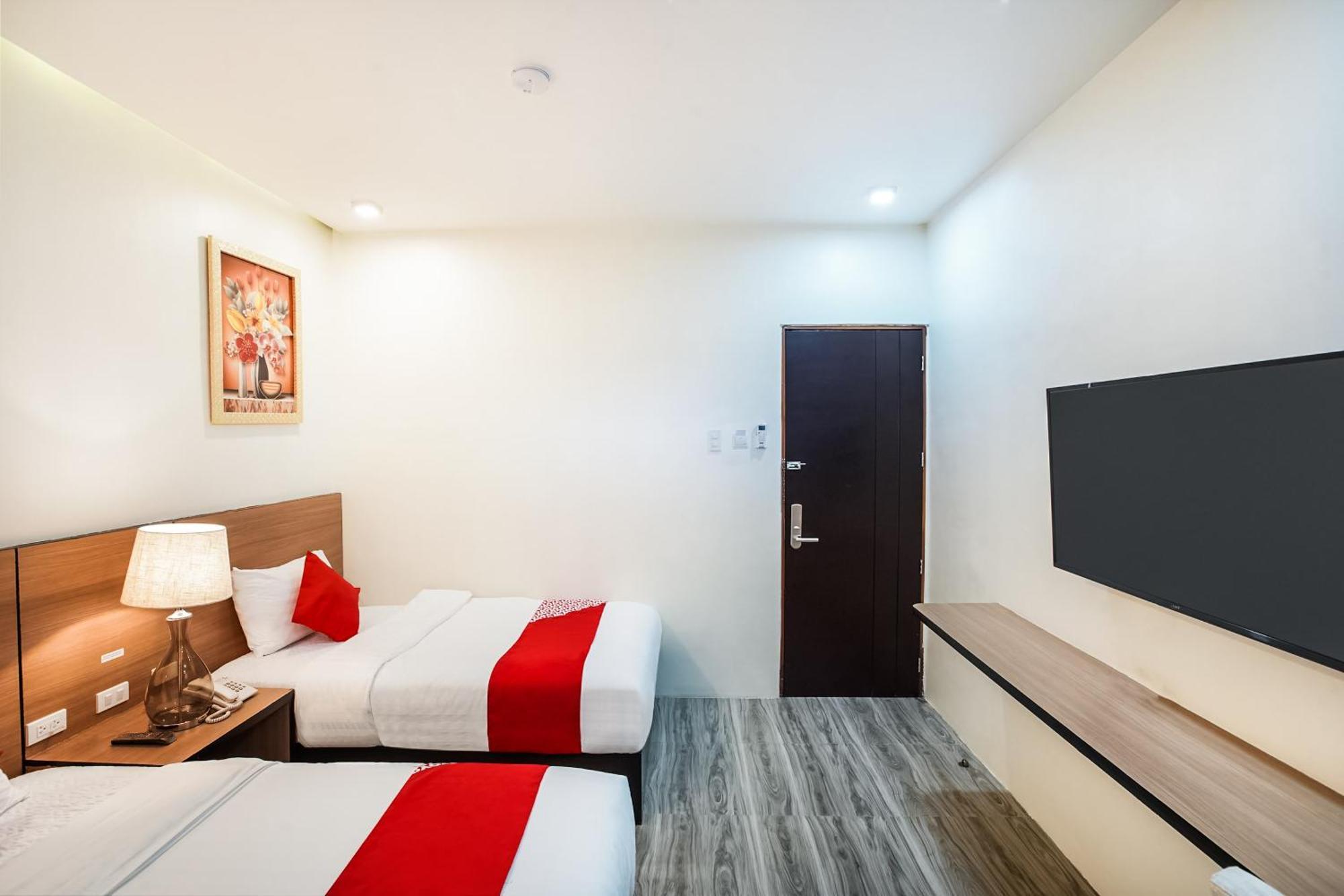 Oyo 489 Casa Mia Hotel Suites General Santos City Buitenkant foto