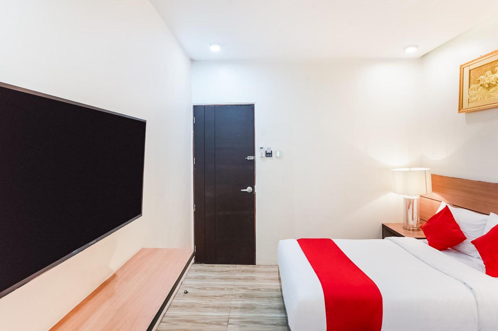Oyo 489 Casa Mia Hotel Suites General Santos City Buitenkant foto