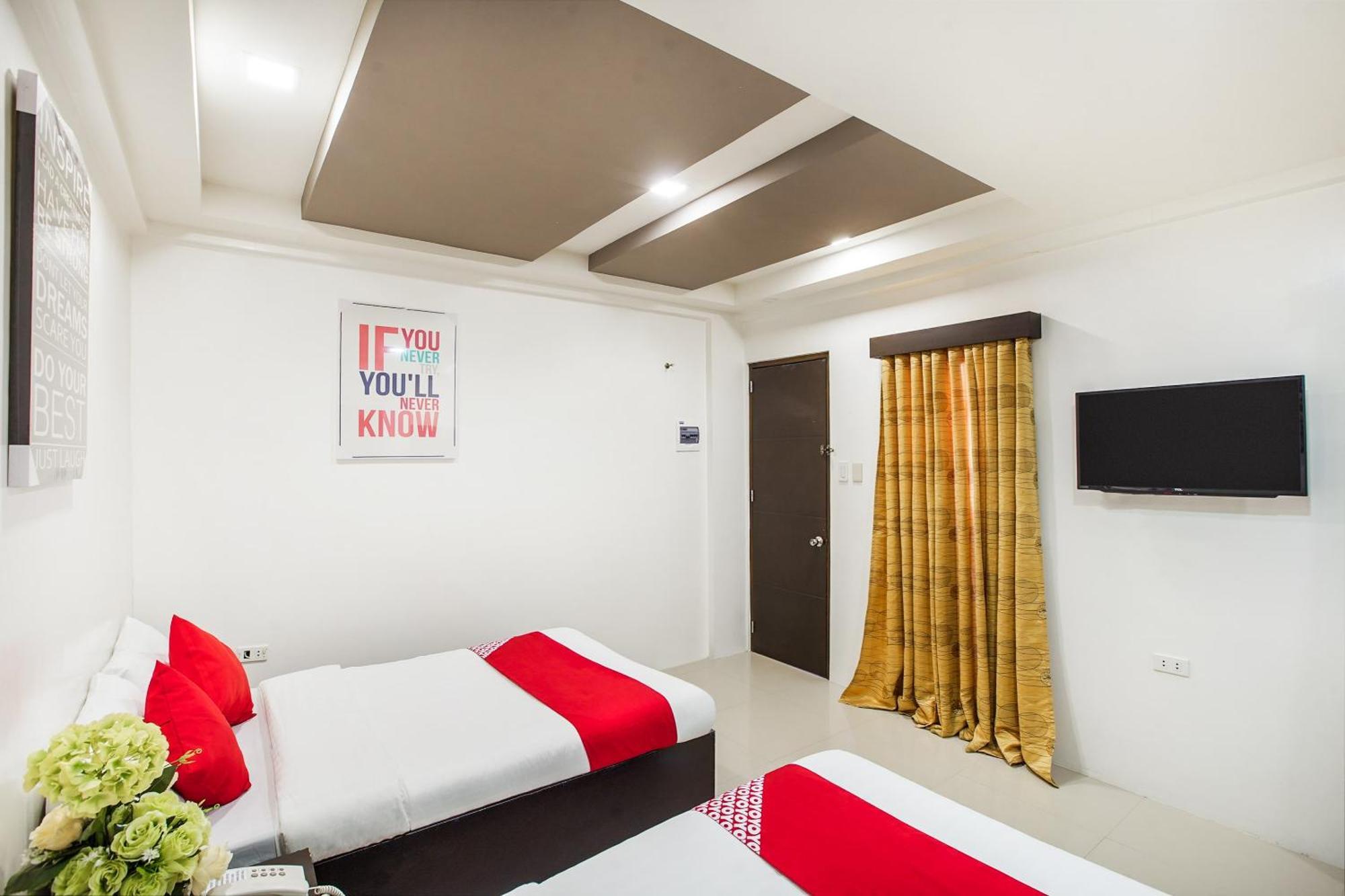 Oyo 489 Casa Mia Hotel Suites General Santos City Buitenkant foto