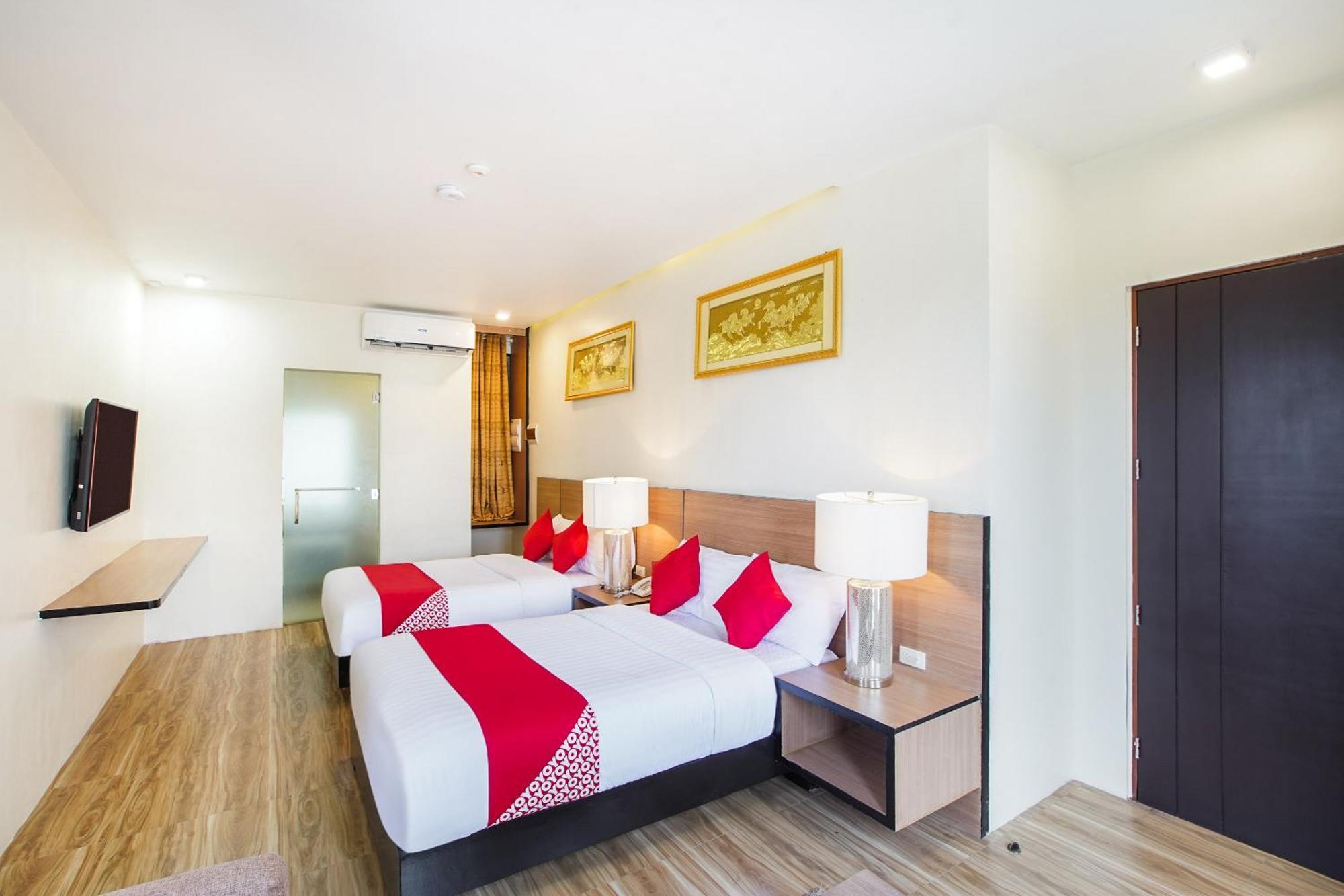 Oyo 489 Casa Mia Hotel Suites General Santos City Buitenkant foto