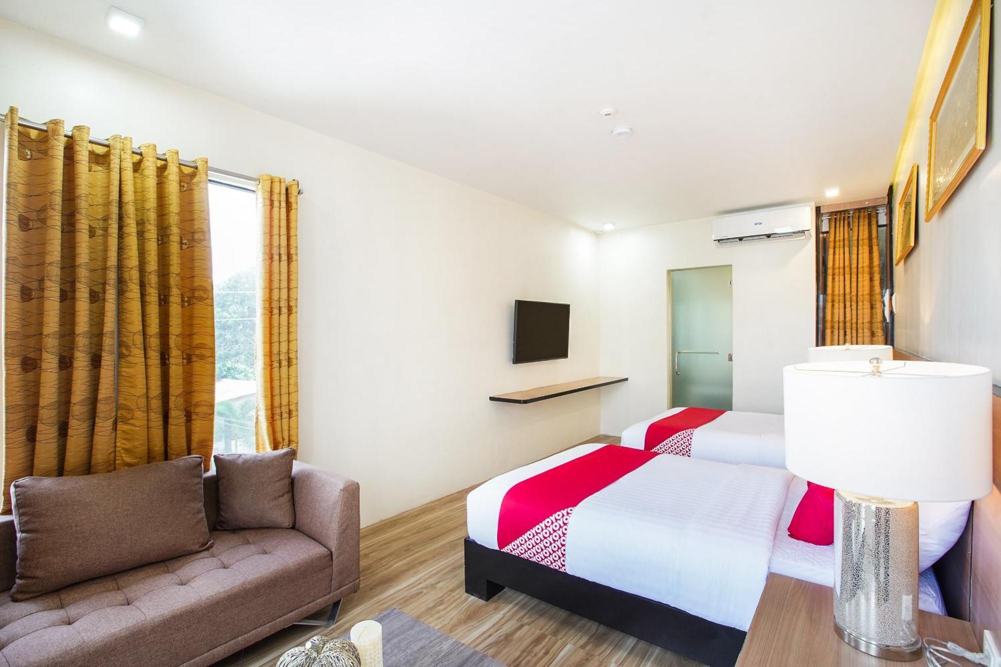 Oyo 489 Casa Mia Hotel Suites General Santos City Buitenkant foto