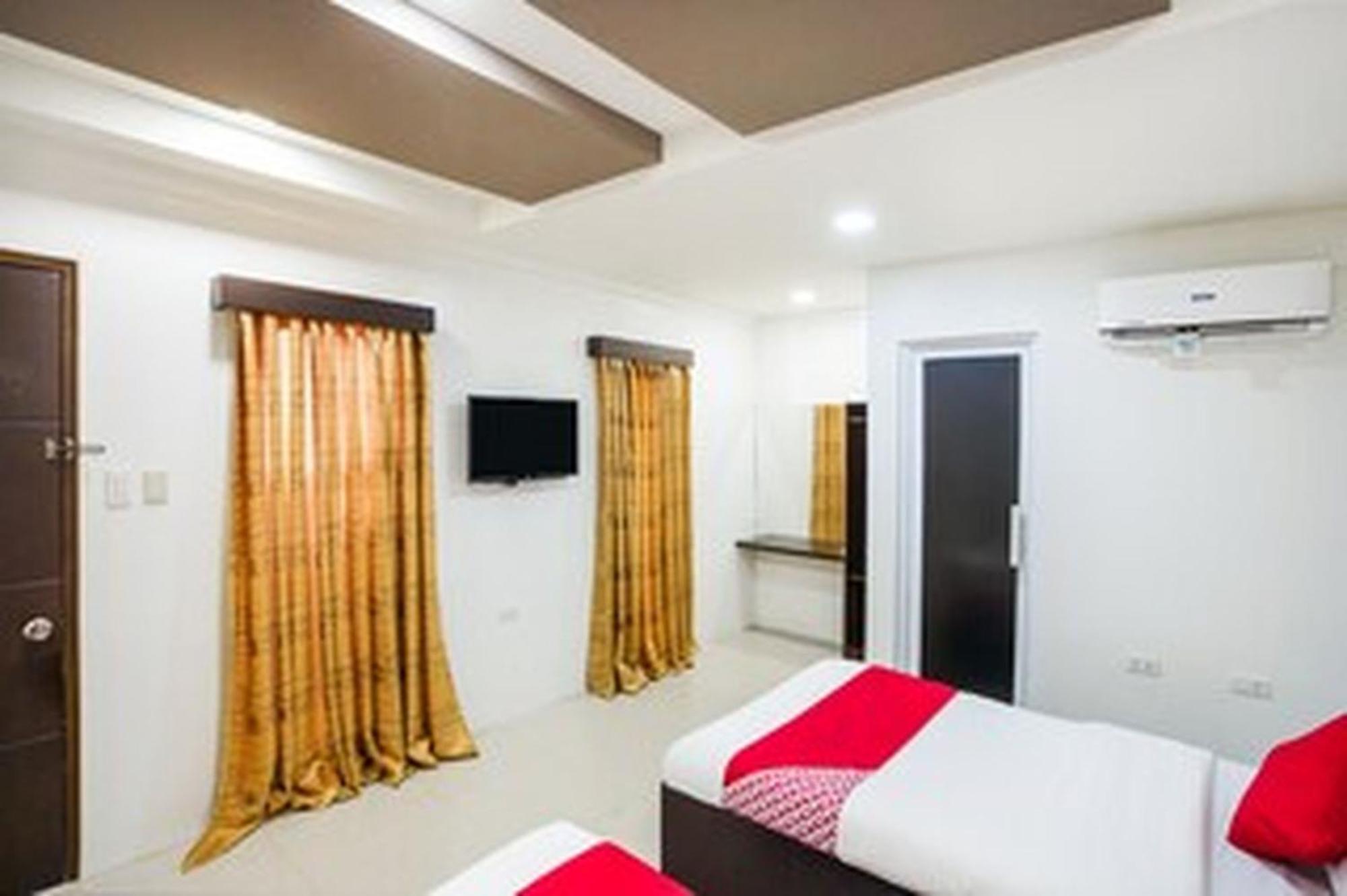 Oyo 489 Casa Mia Hotel Suites General Santos City Buitenkant foto